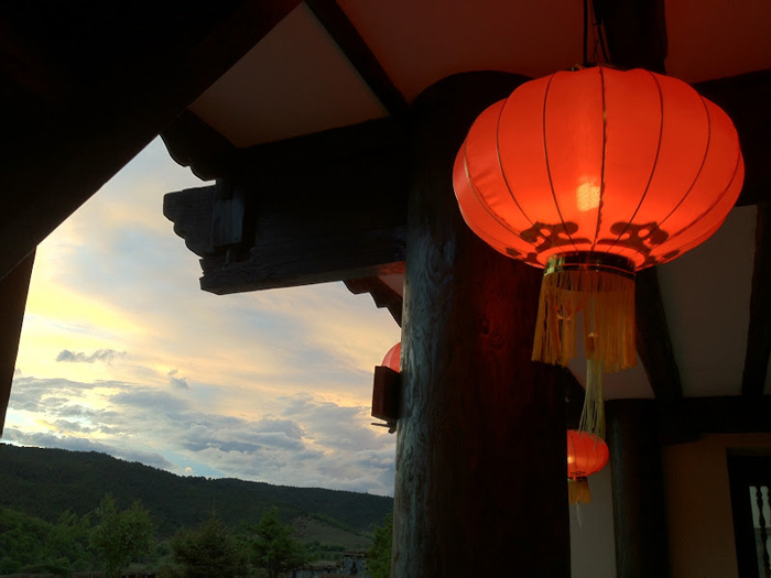 ici maintenant ailleurs